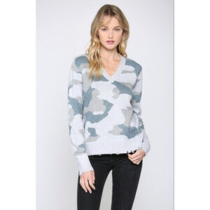 Fate Distressed Blue Gray Camo Sweater Sz M